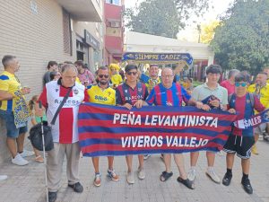 La previa del encuentro entre el Levante UD y el Cádiz CF en un ambiente festivo y distendido.